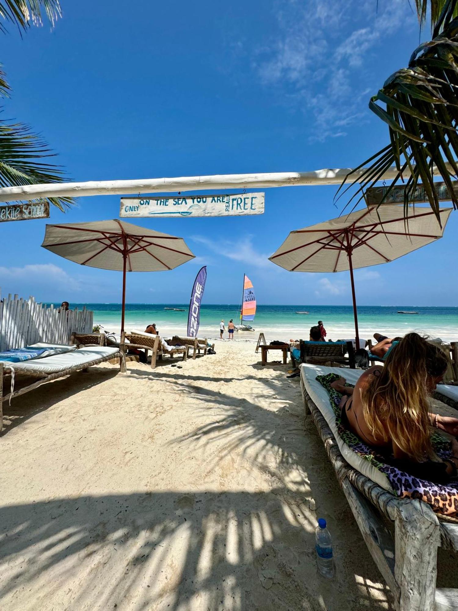 La Base Hotel Kiwengwa (Zanzibar) ภายนอก รูปภาพ